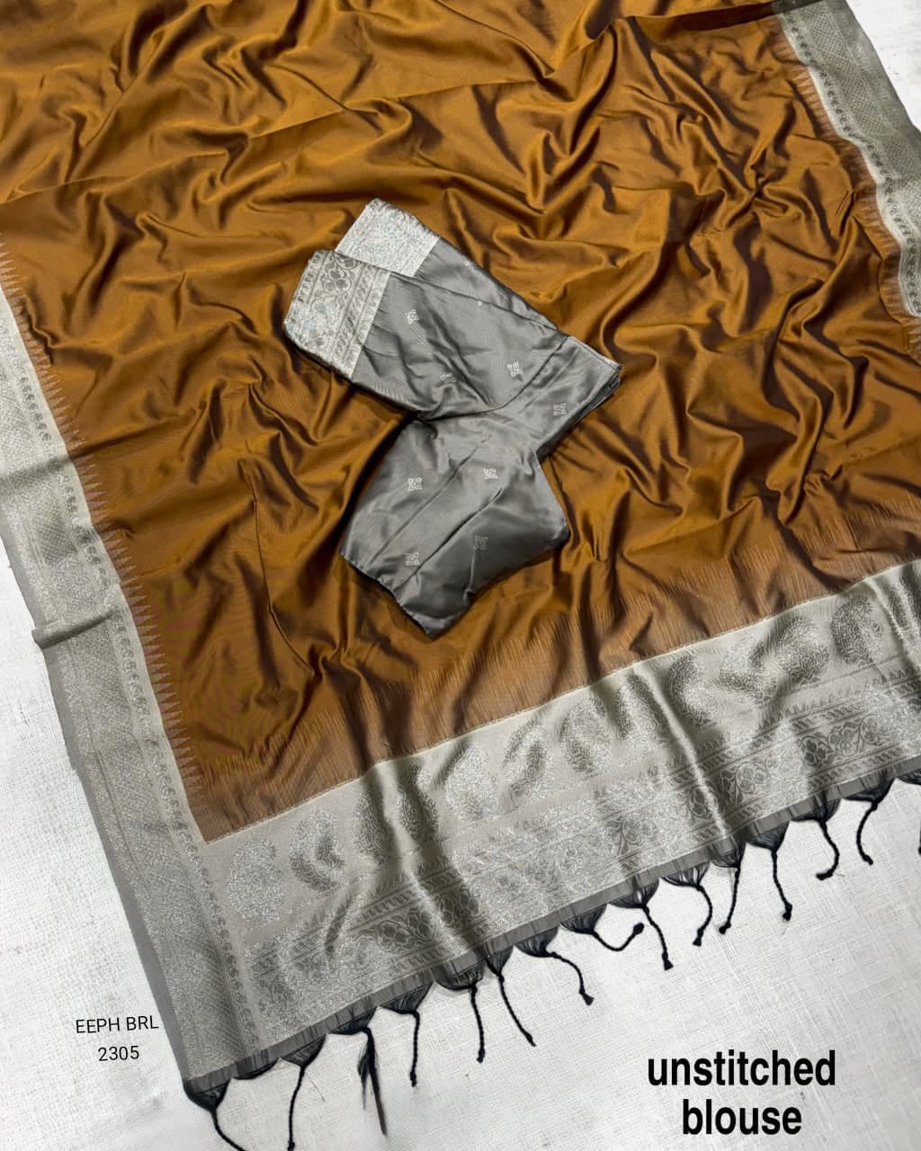 Solid Colored Soft Silk Saree with Zari Weaving Jacquard Border
